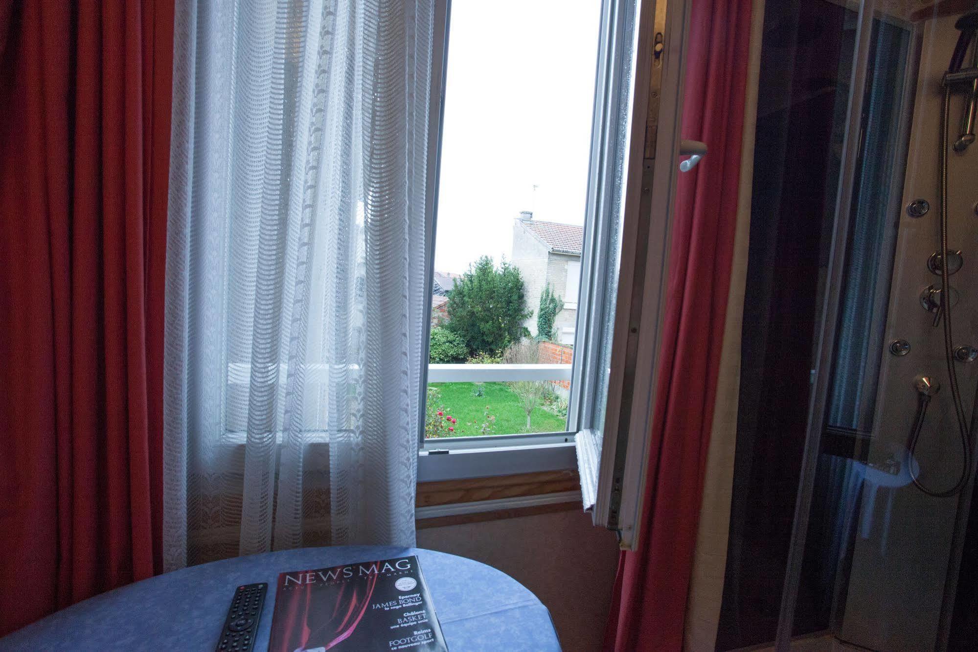 Hotel De La Cite Châlons-en-Champagne Kültér fotó