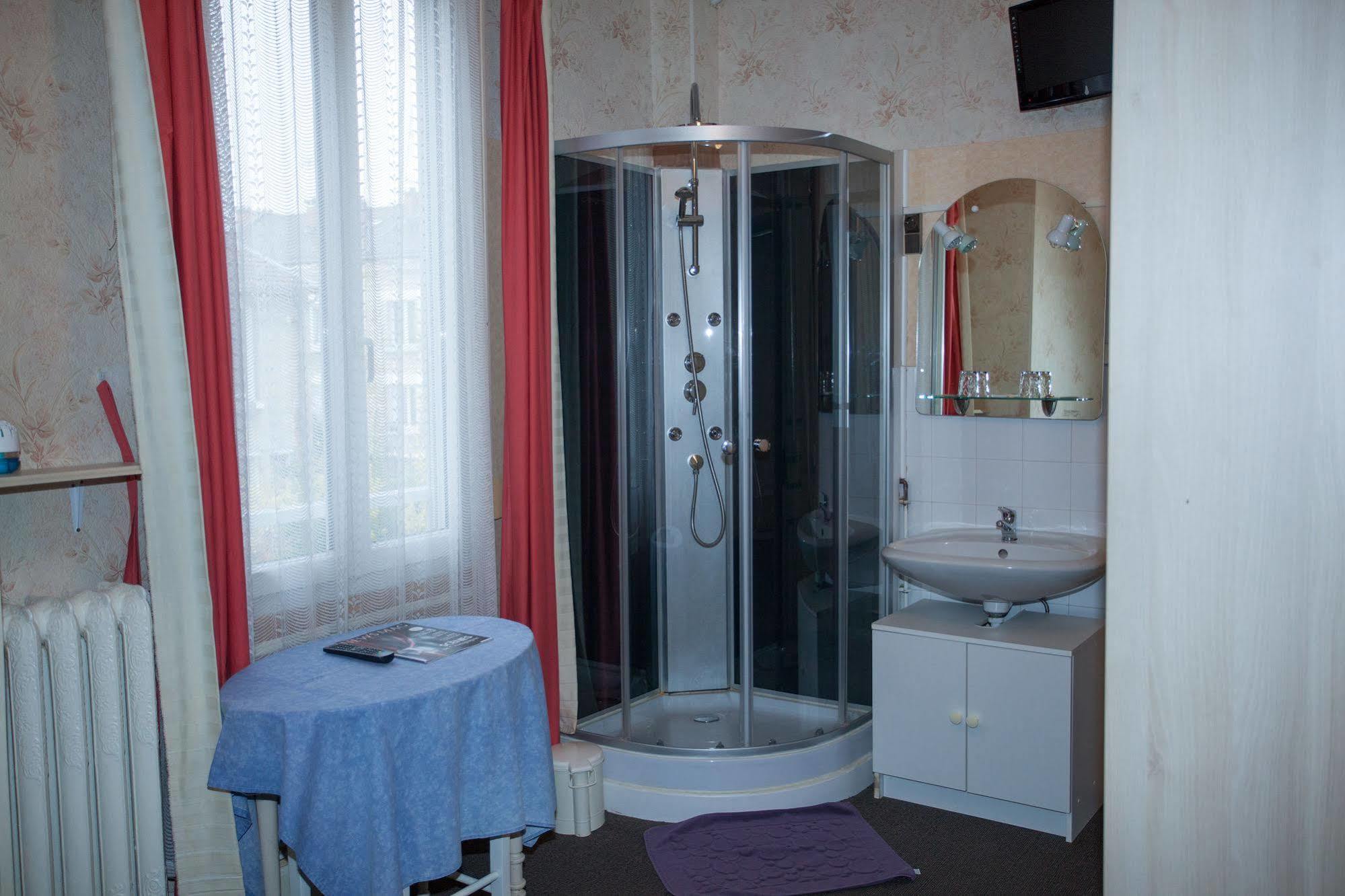 Hotel De La Cite Châlons-en-Champagne Kültér fotó