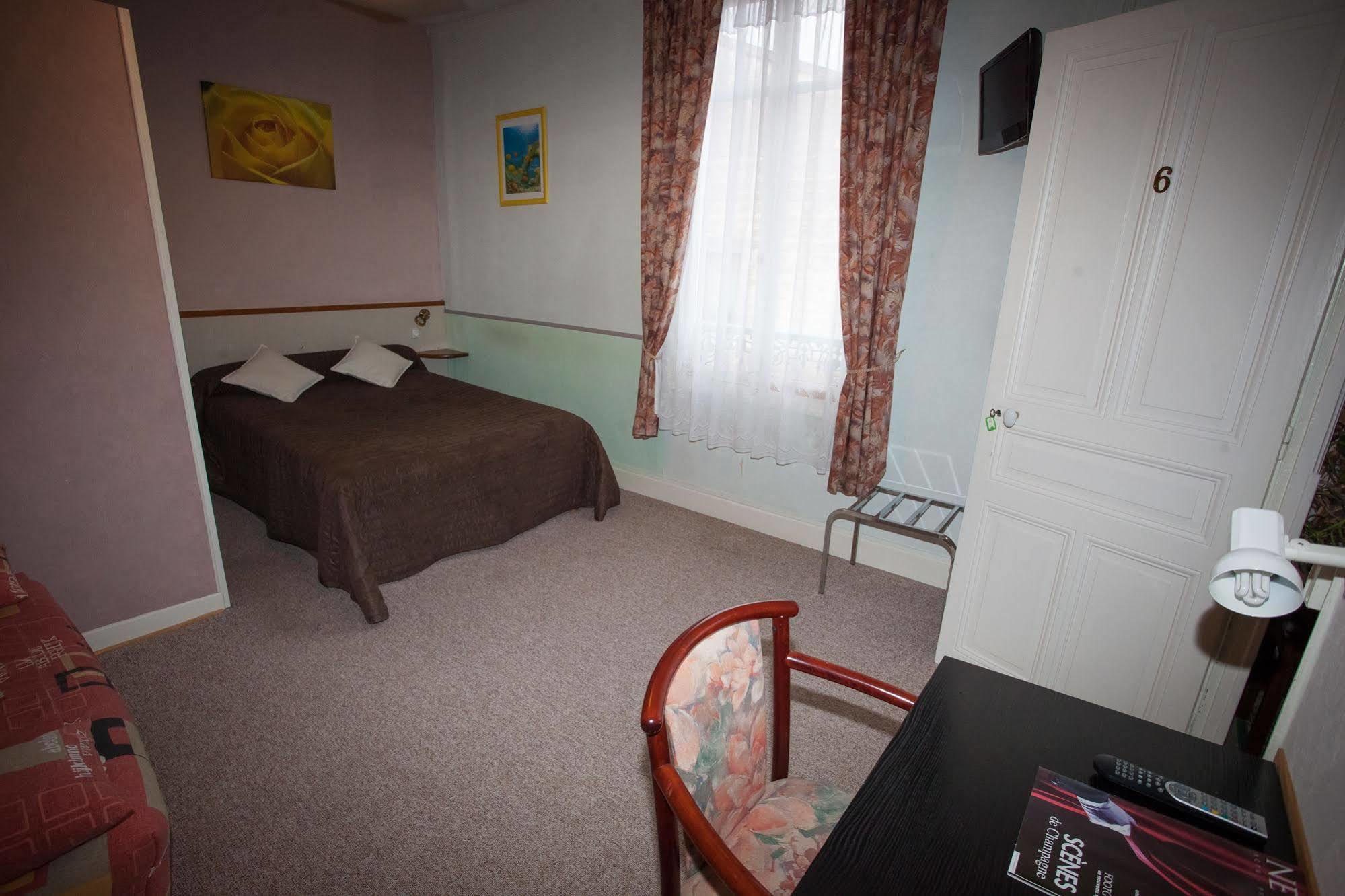 Hotel De La Cite Châlons-en-Champagne Kültér fotó